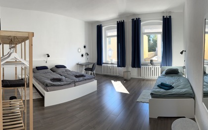 Schlafzimmer 1, Doppelbett mit Einzelbett, Foto: Ferienwohnung Gubener Neißeglück 23 , Lizenz: Ferienwohnung Gubener Neißeglück 23