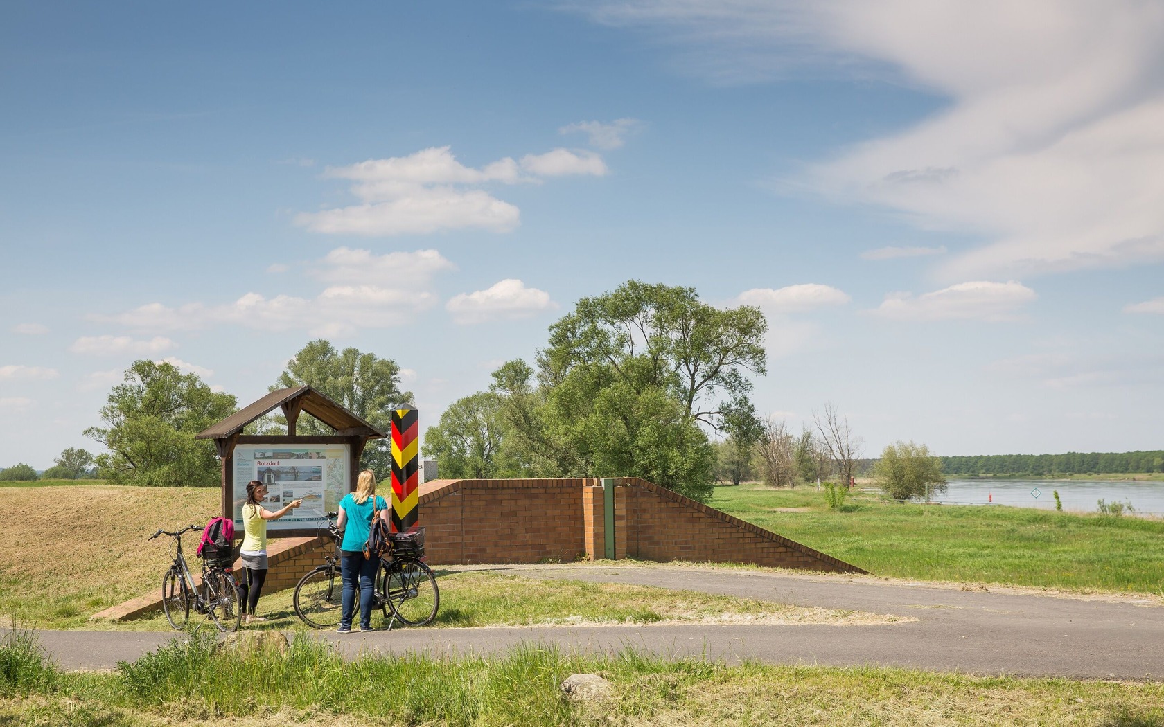 Ratzdorf Oder-Neiße-Radweg, Foto: Florian Läufer, Lizenz: Seenland Oder-Spree