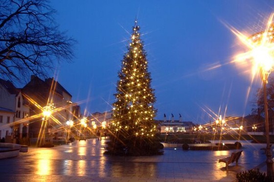 Weihnachtsbeleuchtung am Dreieck, Foto: Roswitha Werner, Lizenz: Roswitha Werner