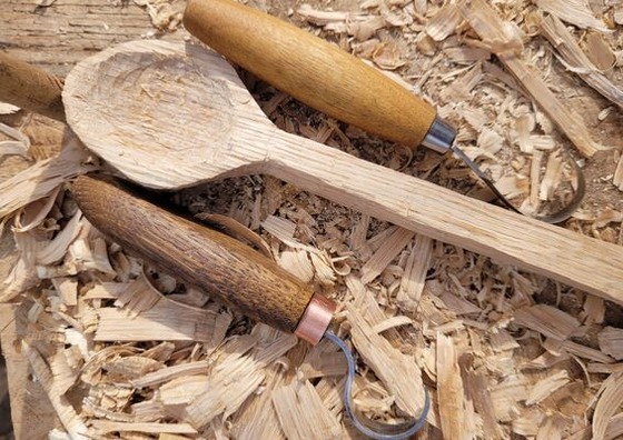 geschnitzter Löffel, Foto: Wildnisschule Walk on the Wildside, Lizenz: Wildnisschule Walk on the Wildside