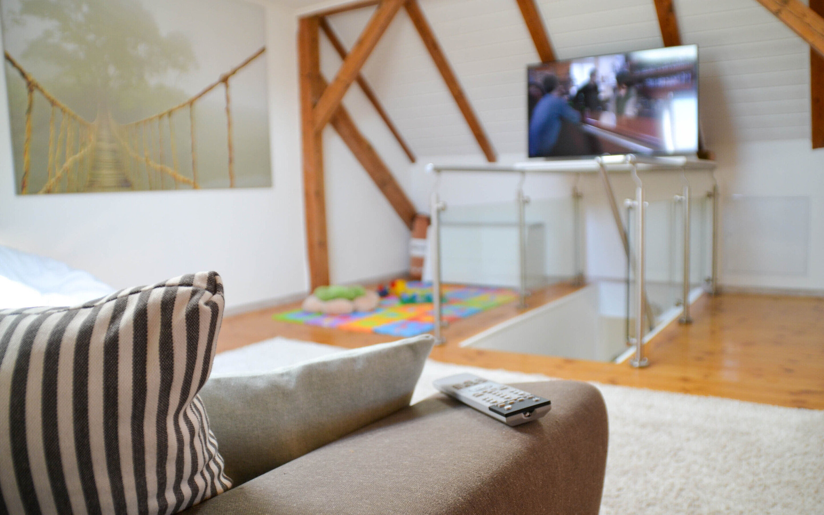 Gästewohnung OG- Wohnbereich, TV, Foto: Kerstin Geilich, Lizenz: MuT