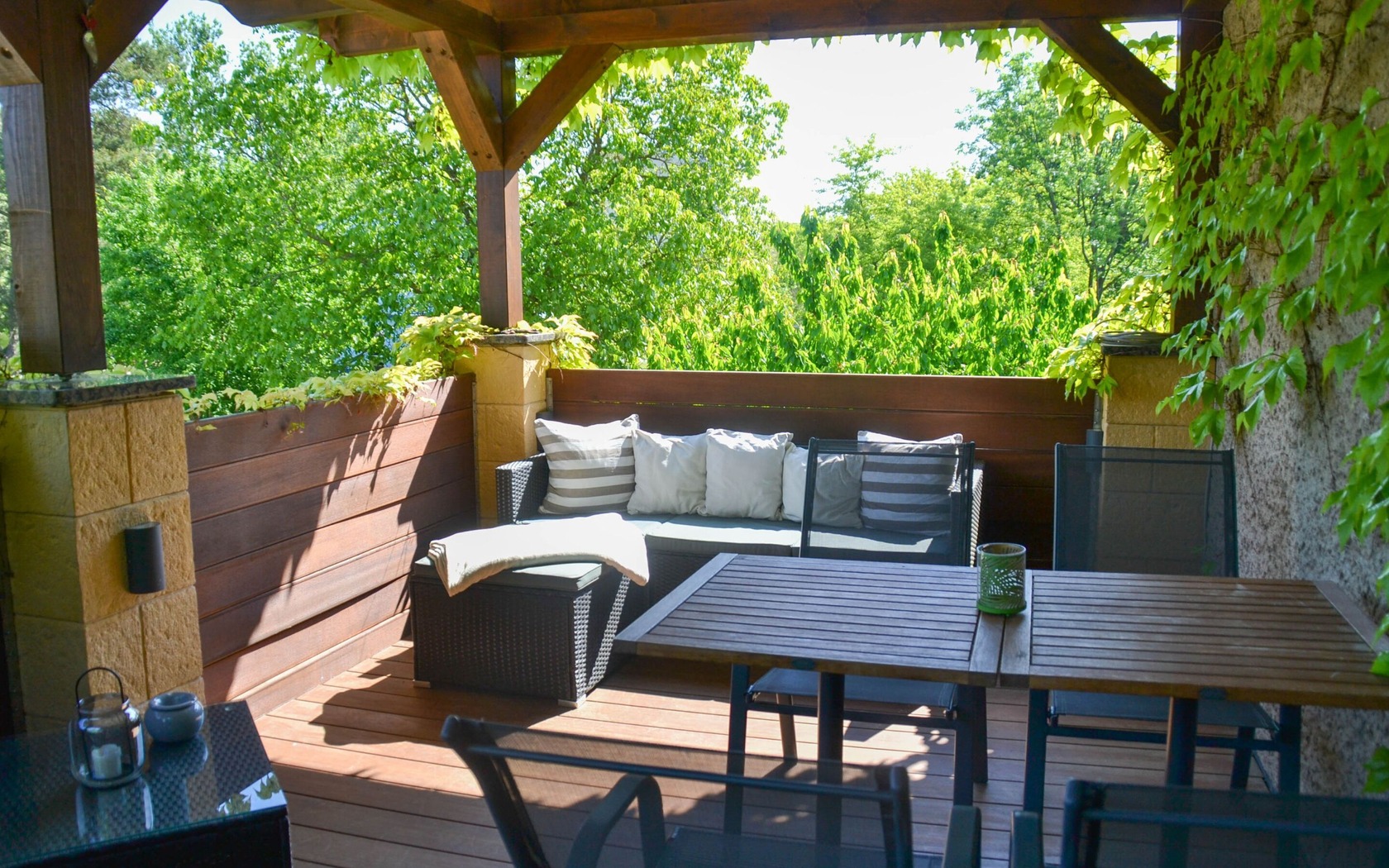 Gästewohnung OG, Balkon mit Sitzecke, Foto: Kerstin Geilich, Lizenz: MuT